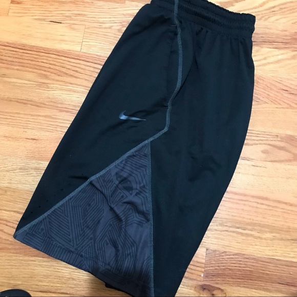 👟NIKE LeBron DRI FIT Shorts - Picture 1 of 7